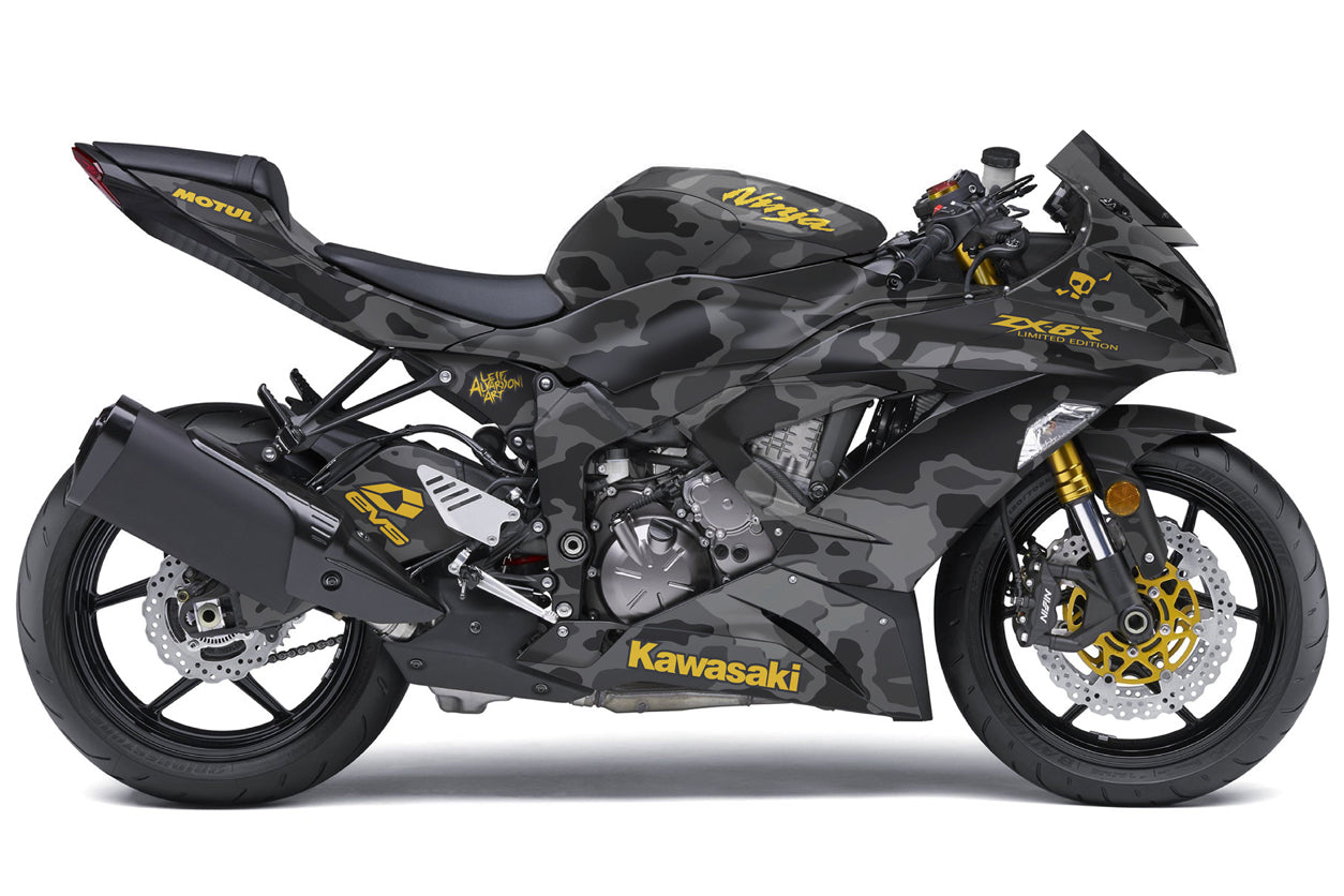 Black camo motorcycle wrap on a kawasaki ninja zx-6r limited edition with gold logos